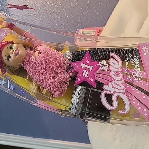 From The World Of Barbie Comes Star Team Stacie A Set Of 3 Collectible Dolls NIB - Picture 7 of 8